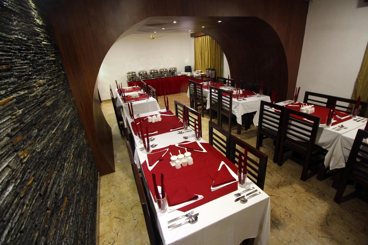 Hotel Green Leaf Srīnagar Kültér fotó