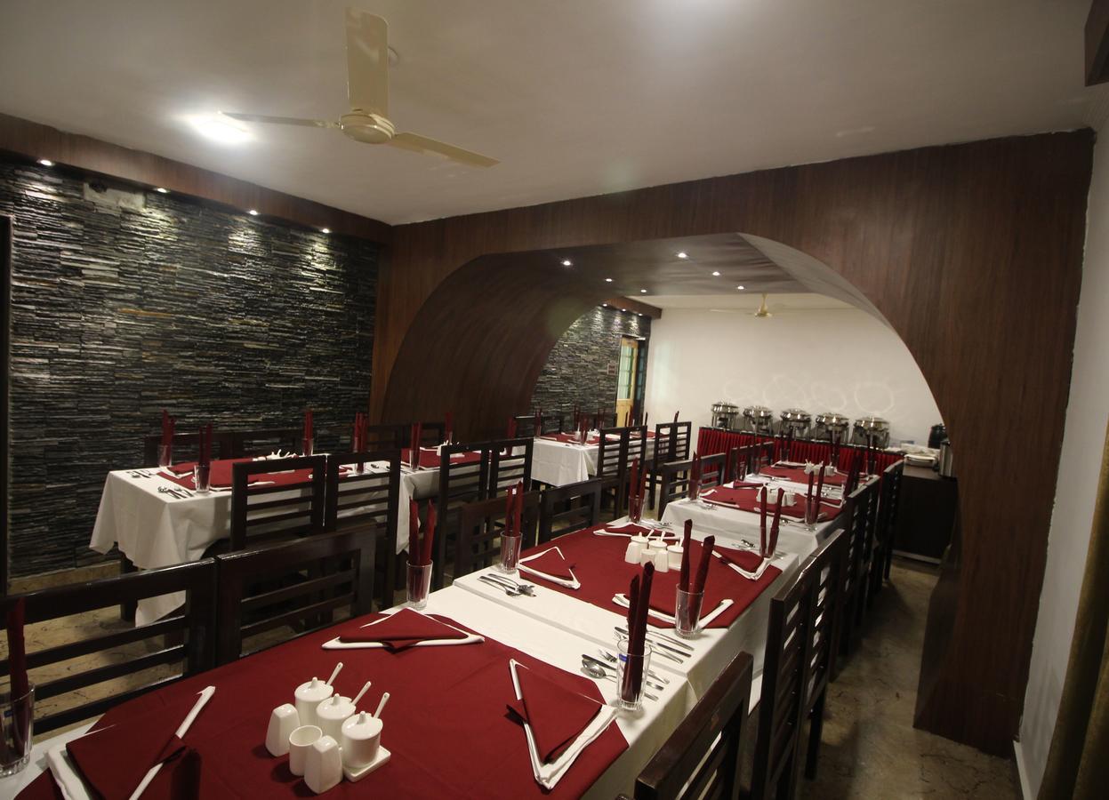 Hotel Green Leaf Srīnagar Kültér fotó
