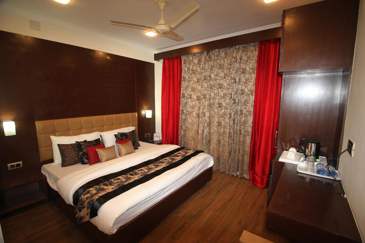 Hotel Green Leaf Srīnagar Kültér fotó