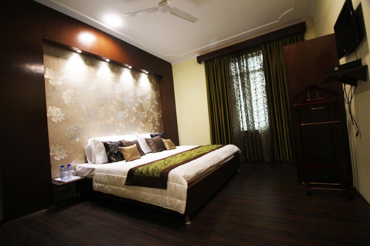 Hotel Green Leaf Srīnagar Kültér fotó