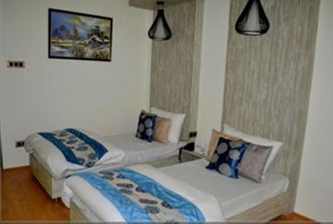 Hotel Green Leaf Srīnagar Kültér fotó